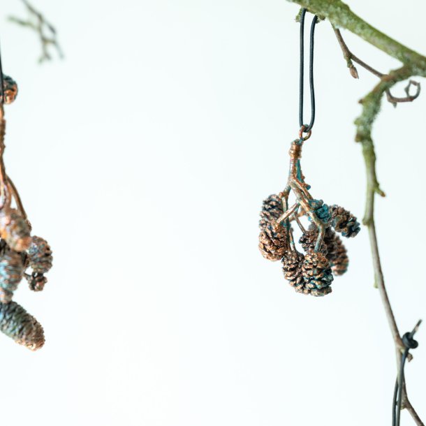 2025 Weihnachtsschmuck Erlenzapfen