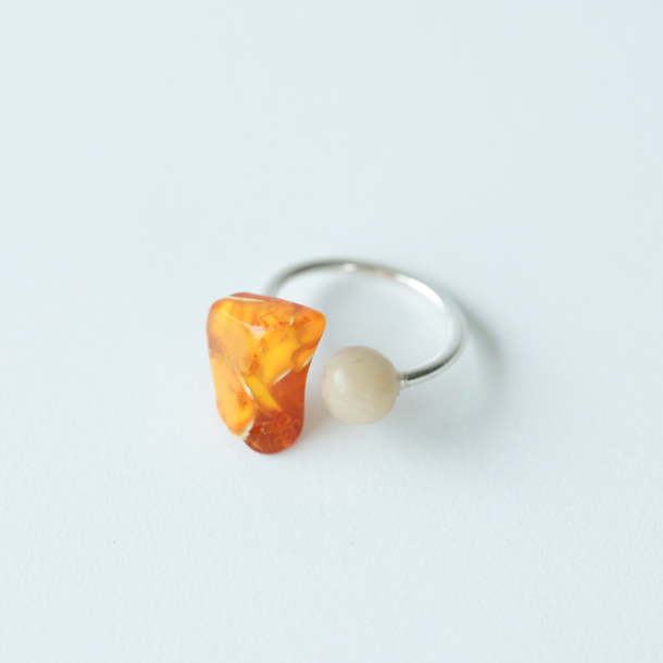 Horn &amp; Amber Ring 1