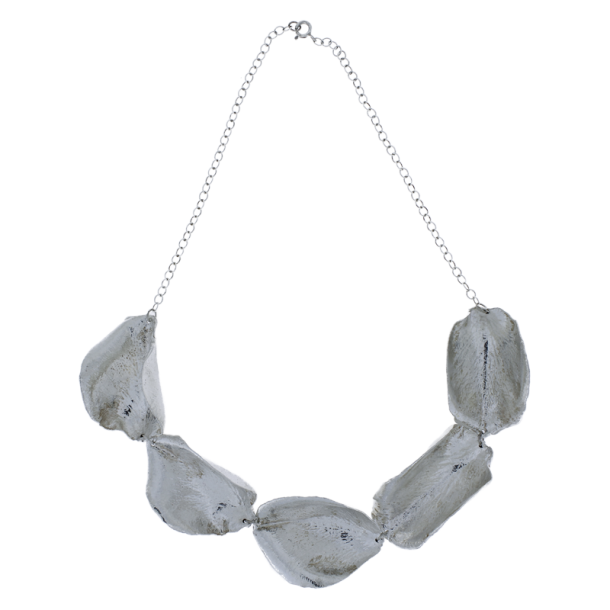 Flora rose halssmykke forslvet