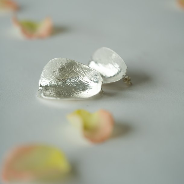 Flora rose �restikker fors�lvet