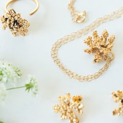 Flora Vild gulerod vedhng forgyldt