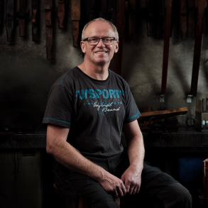 Workshop - Lav din egen rabarber-spiseske i horn i B�vlingbjerg