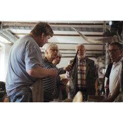 Turen gr til Bvling: Kr-selv-tur til Hornvarefabrikken