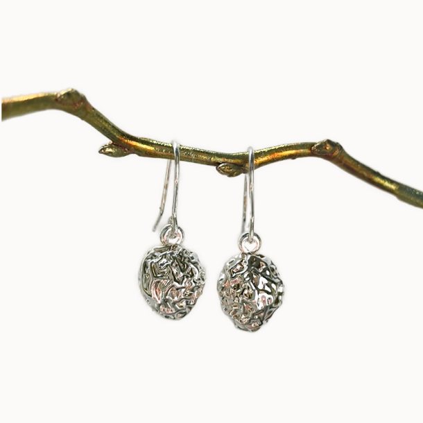 Flora Blackthorn earing silver-plated