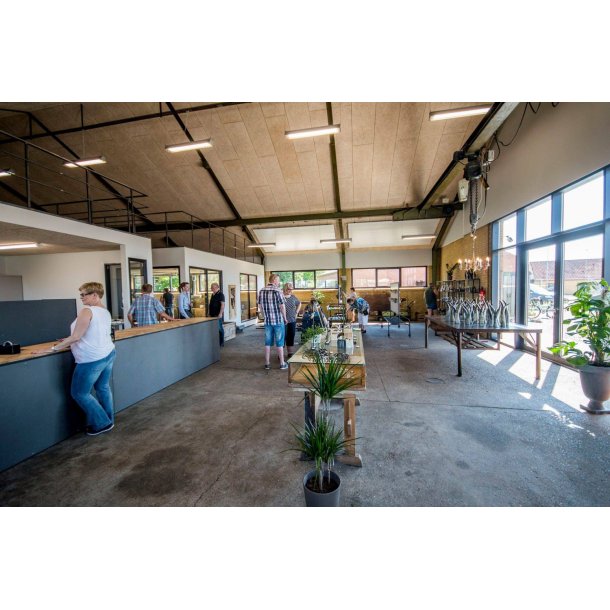 Turen gr til Bvling: Kr-selv-tur til Hornvarefabrikken